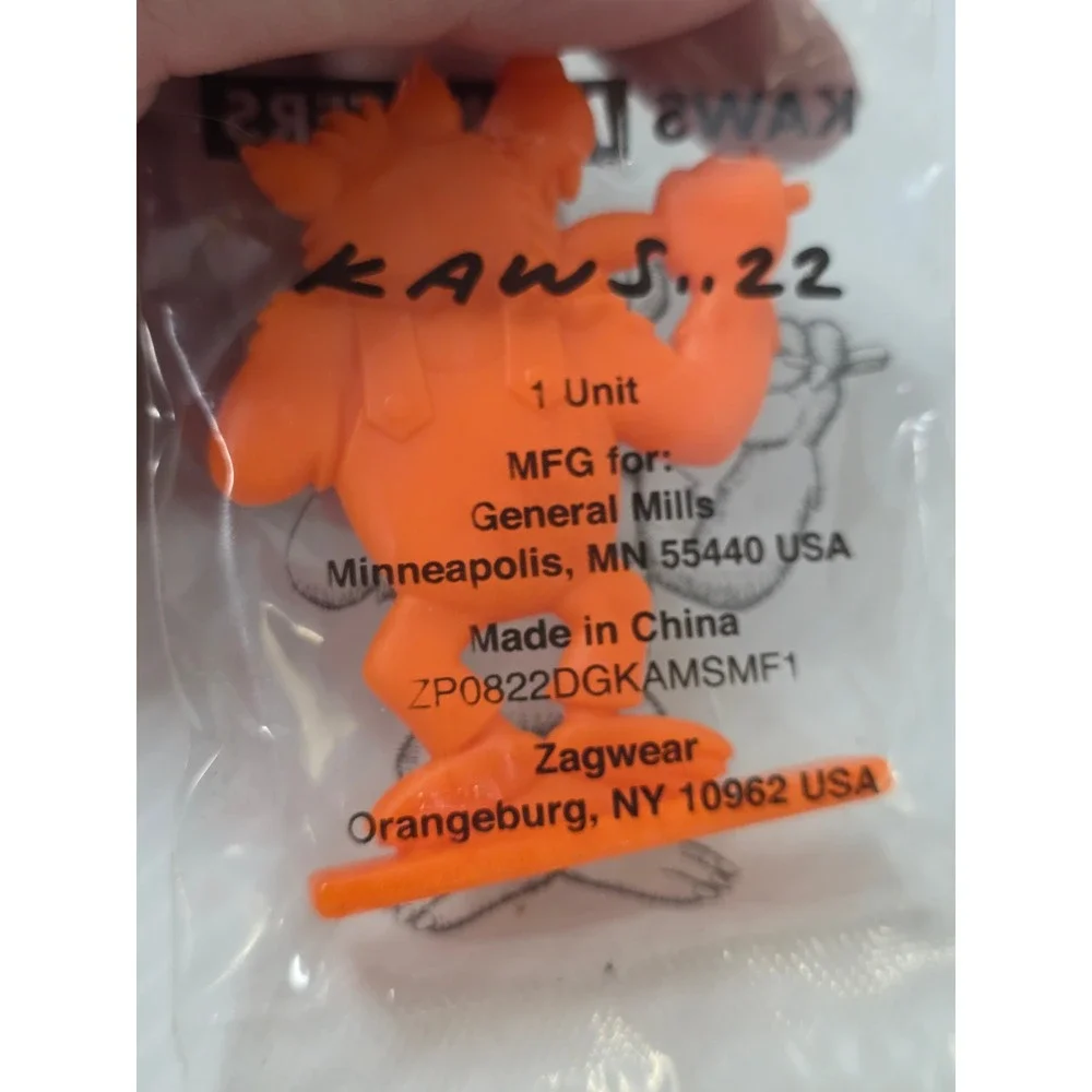 Rare KAWS Figure 3in Orange NEW Count Chocula Monsters ZP0822DGKAMSMF1